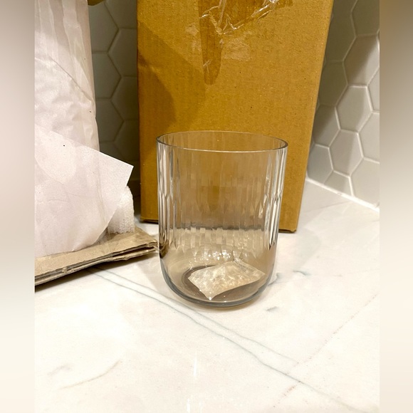 Brand new Crate & Barrel Aurelia 7.5” hurricane and 4” tealight holder set - Picture 4 of 7